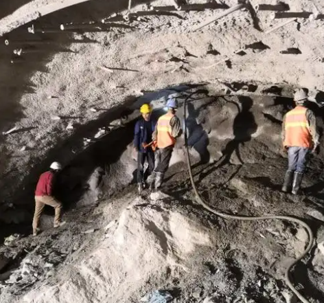 清徐拱顶带模注浆料的施工流程及注意事项